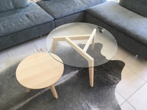 Paire de tables basse rondes gigognes avec plateau en verre