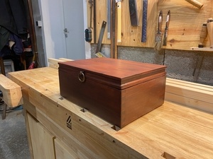 Boîte à bazar en acajou