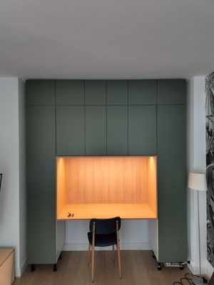 Espace de télétravail intégré.