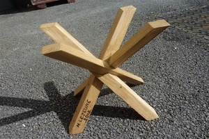 Pietement 4 arêtiers devoyés croisés base rectangulaire