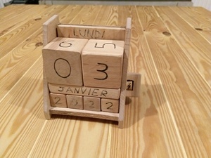 Calendrier perpétuel aux outils à main "unplugged"