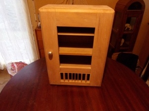 Meuble de salle de bains.