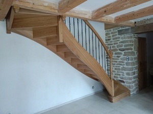 Escalier balancé chêne