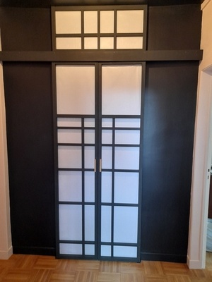 Portes coulissantes type shōji pour un dressing