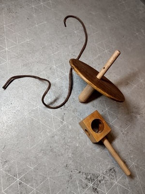 Toupie et système de lancement