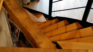 Fabrication d'un escalier quart tournant balancé acier bois