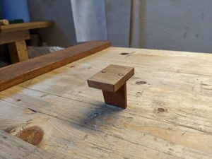 Equerre de renvoi pour queue d'aronde