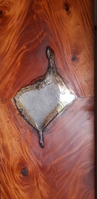 Tableau Acajou massif en symétrie et gaufrage crâqué feuilles 24K