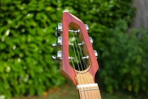 Sanka : une guitare électrique