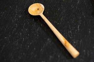 Cuillère en bois d'arbre