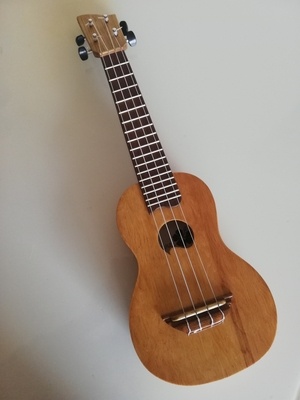 Ukulélé en cagettes