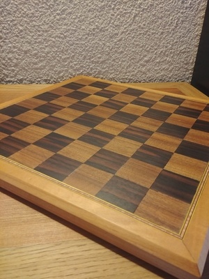 Console et échiquier