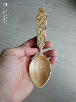 Nouvellle cuillère en noyer style WoodsmansFinest et kolrosing japonais (rien de polémique).