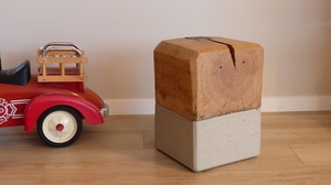 Tabouret en chêne et béton