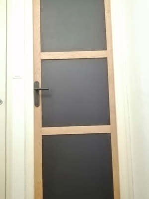 Premier "chantier" porte coulissante et porte "normale" (chene/valchromat)