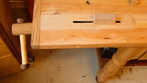 Presse latérale d'établi