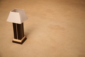 Lampe de chevet de créateur en Wengé massif