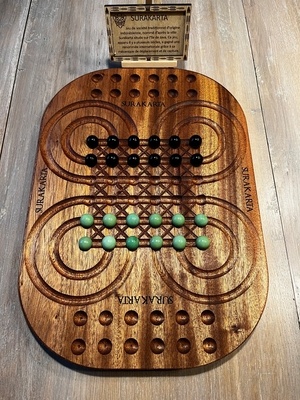 Jeu de société Indonésien, le SURAKARTA
