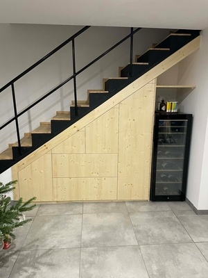 Placard sous escalier mélaminé et 3 plis