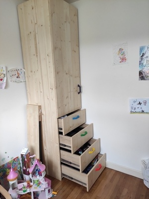 Armoire démontable sans vis et sans clamex