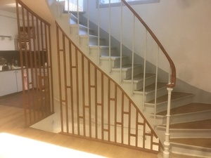 Claustra sous escalier