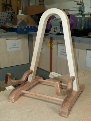 Support de guitare en lamellé -collé