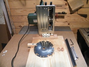 Transformation d'une scie circulaire en scie à onglets