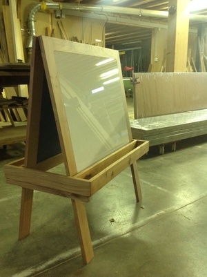 Chevalet à dessin pour ses deux ans.