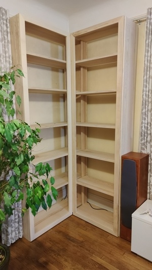 Bibliothèque en frêne olivier