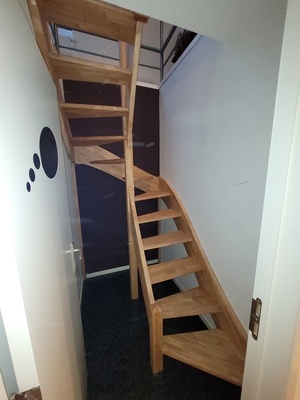 Escalier 2 quarts tournants en hévéa