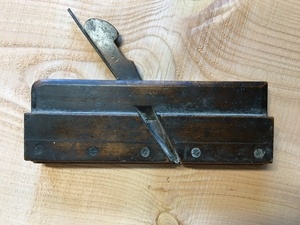 Nettoyage rabots à moulures