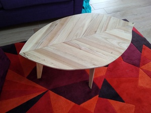 Table feuille à la manière de Philippe Gelard