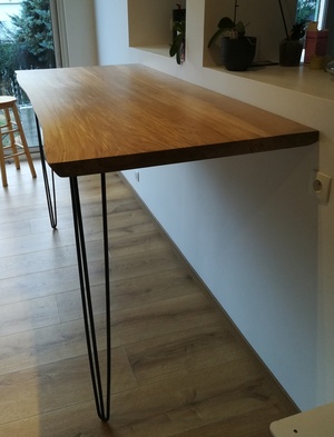 Table haute brute avec 2 pieds en épingle