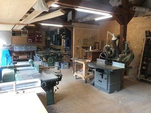 Atelier bois dans un atelier métal