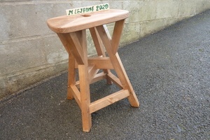 Tabouret assise en console