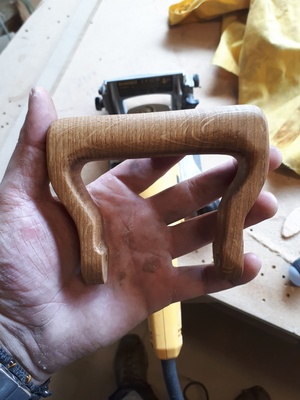 Poignée cassée, poignée recrée.