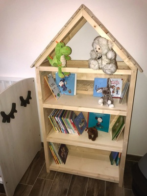 Bibliothèque maisonnette