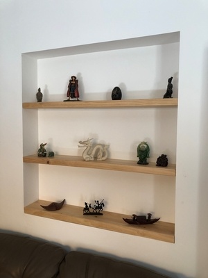 Etagères avec fixations invisibles