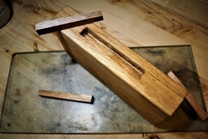 Un moule à chevilles en chêne