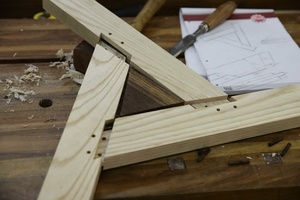 Un panneau triangulaire arasé