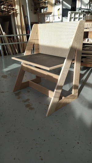 Bureau enfant évolutif, insipration chaise Tripp Trapp de chez Stokke