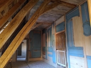 Restauration de boiseries et création de placards.