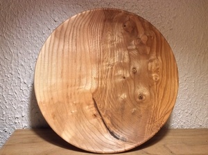 Plat en frêne olivier ondé