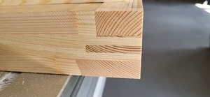 Petite fenêtre en pin .