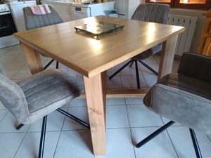 Table en chêne et merisier janv2023