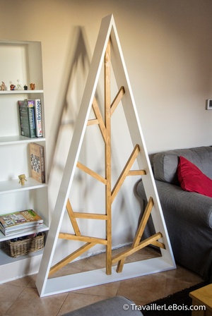 Un sapin de Noël design en bois