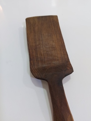 Spatule en bois - dorée au four