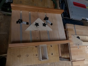 Plus...... un chariot de scie sous table