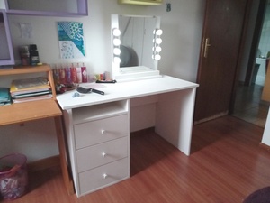 Bureau coiffeuse