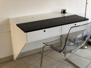 Bureau sans "pied"   Laque et  taquet  Francais  ou  French Cleat